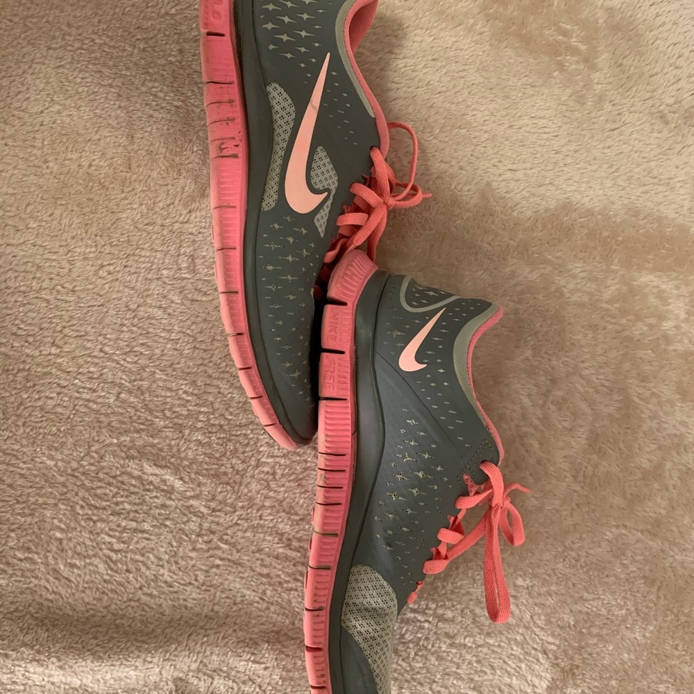Pink & Grey Nikes - Picture 3 of 5